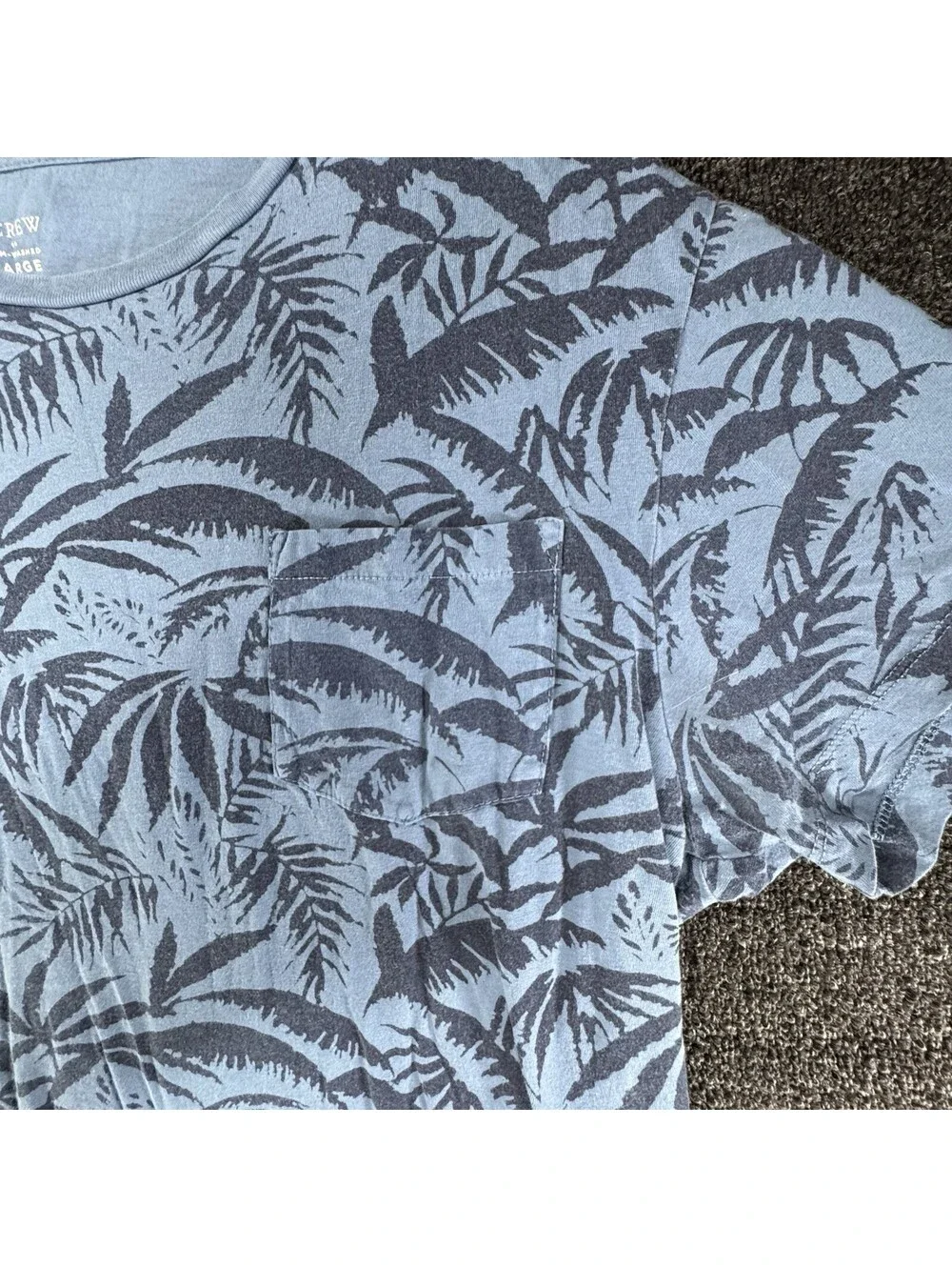 J.CREW Men’s Slim Fit Pocket T-Shirt Blue Tropical Print Short Sleeve, Size L